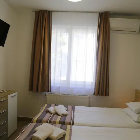 Auguszta Hotel 3*